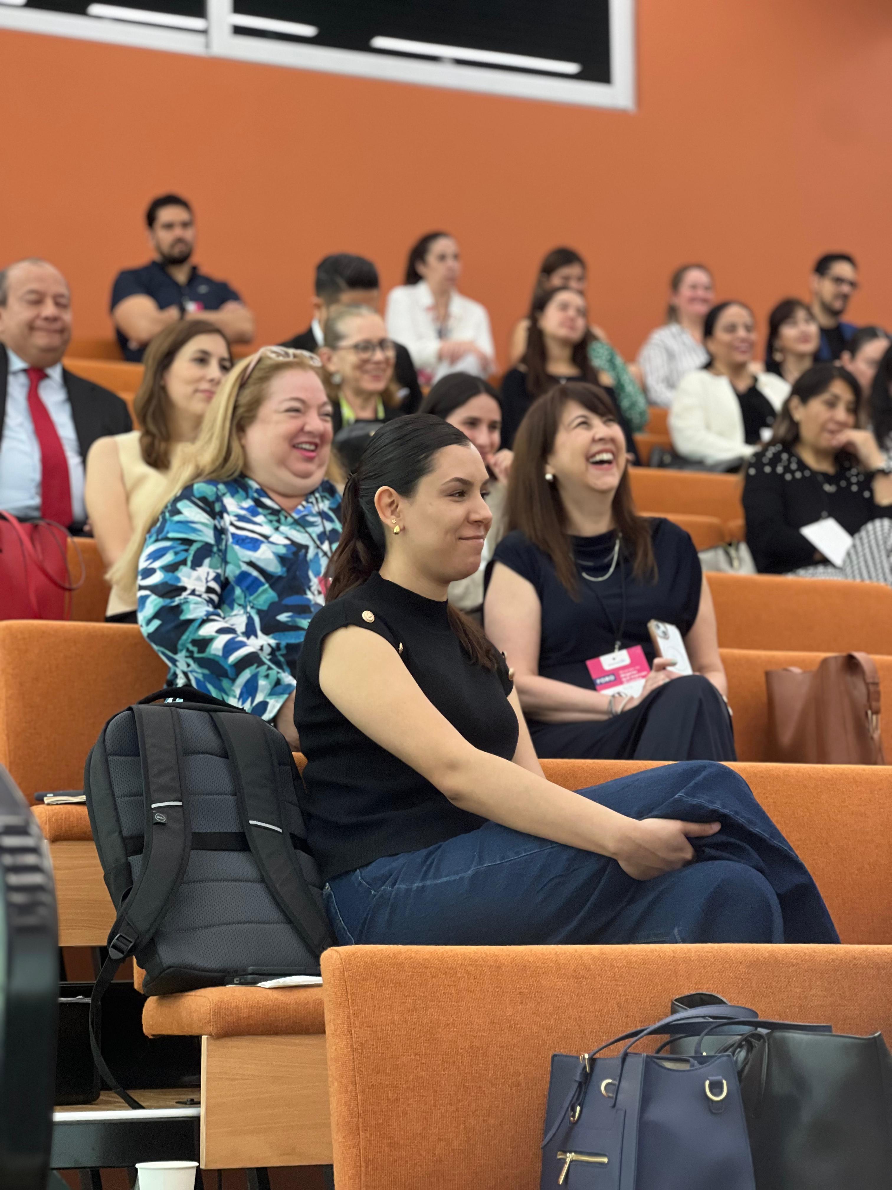 Asistentes al foro de Monterrey
